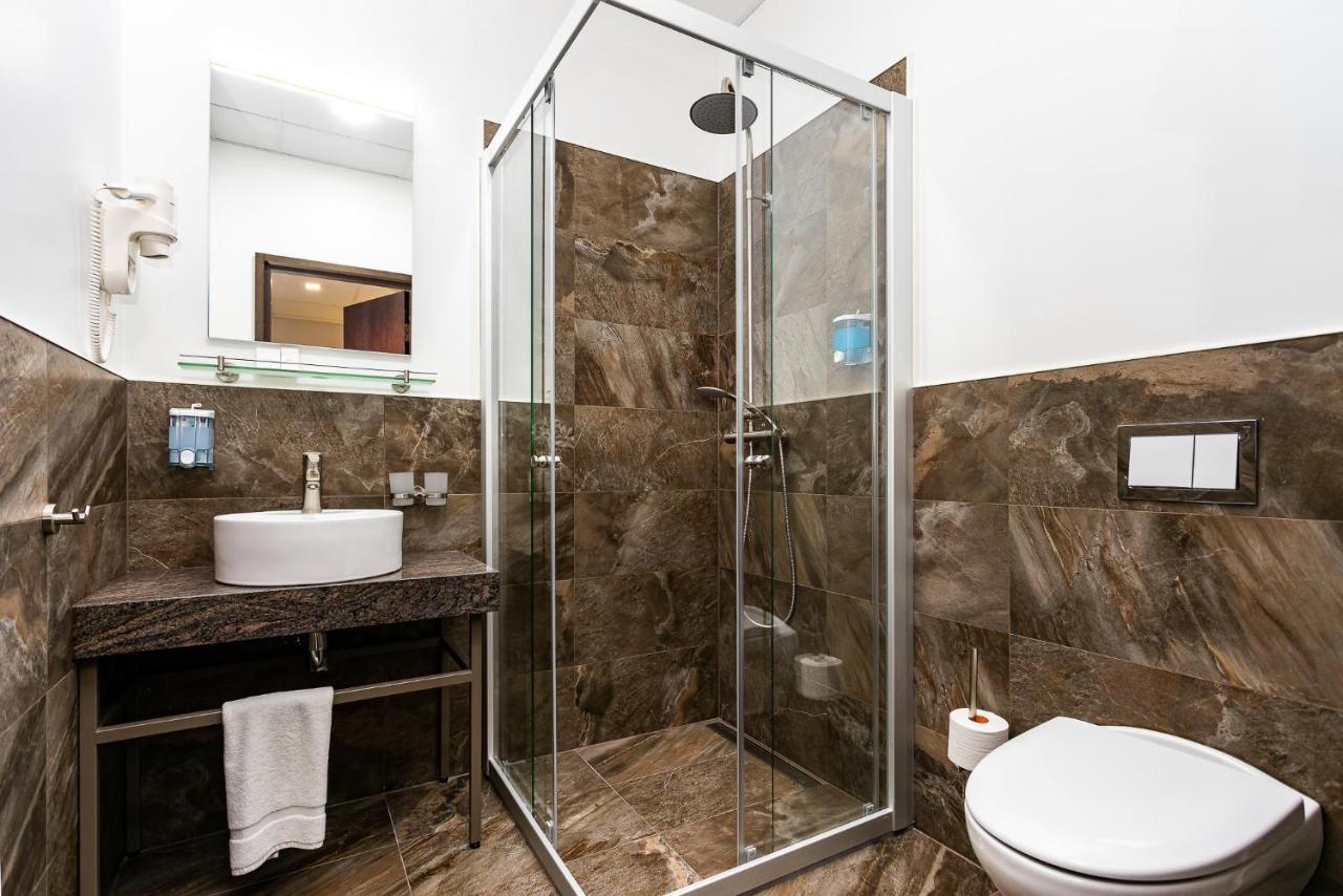 Adoryal Hotell Tallinn Eksteriør bilde